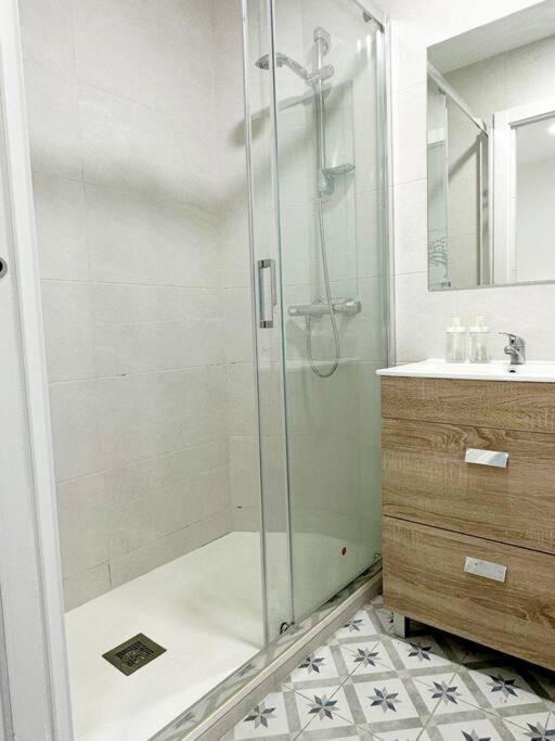 Apartamento De Diseno En Laredo Centro Exteriör bild